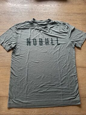 NOBULL Men's Crew T-Shirt in  gray/Green